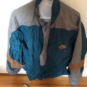 NIKE LINED ZIP UP WIND BREAKER MEDIUM